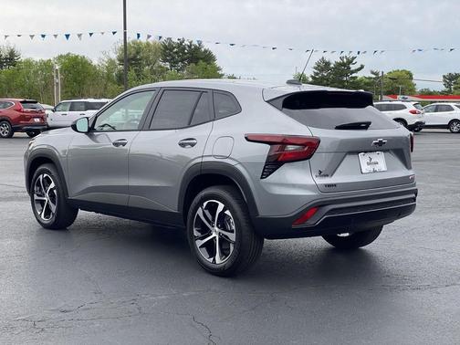 Sterling Gray Metallic 2026 Chevrolet Trax FWD 1RS