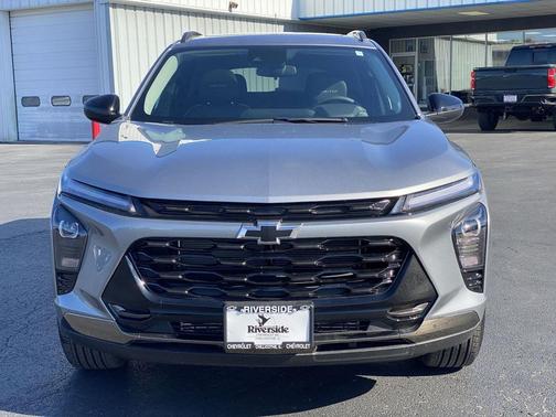 Mosaic Black Metallic 2026 Chevrolet Trax FWD ACTIV