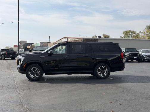 2026 GMC Yukon XL AT4 Ultimate 4WD