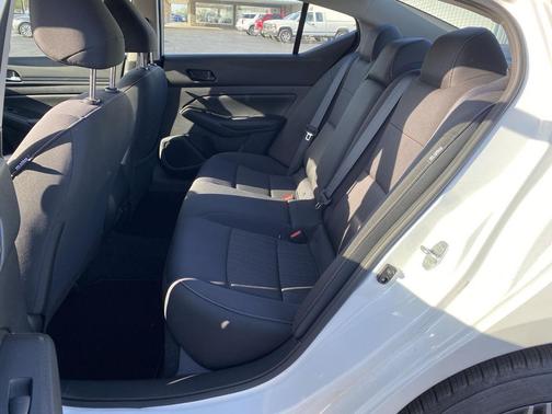 Pearl White Tricoat 2024 Nissan Altima 2.5 SV