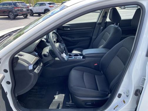 Pearl White Tricoat 2024 Nissan Altima 2.5 SV