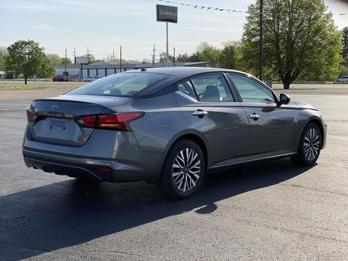 Gun Metallic 2024 Nissan Altima 2.5 SV