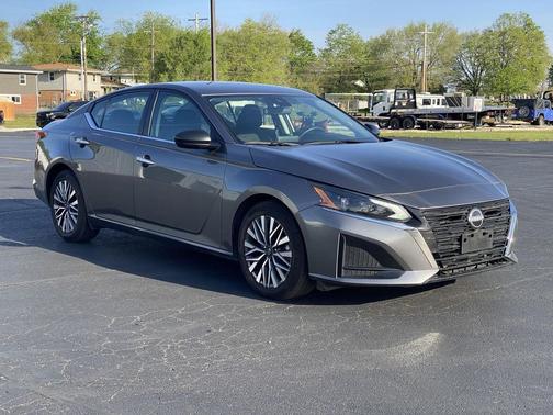 Gun Metallic 2024 Nissan Altima 2.5 SV