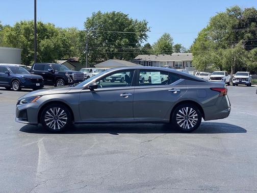 Gun Metallic 2024 Nissan Altima 2.5 SV