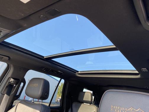 2022 Chevrolet Tahoe 4WD High Country