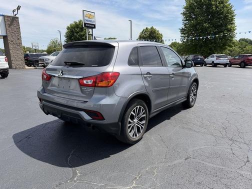 Alloy Silver Metallic 2018 Mitsubishi Outlander Sport 2.4 SE