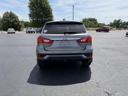 Alloy Silver Metallic 2018 Mitsubishi Outlander Sport 2.4 SE