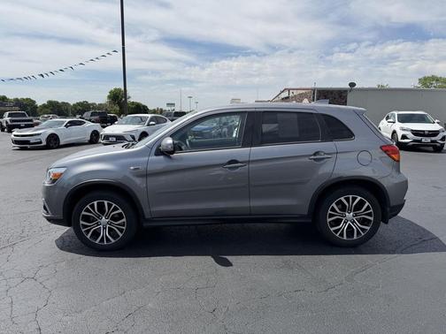 Alloy Silver Metallic 2018 Mitsubishi Outlander Sport 2.4 SE