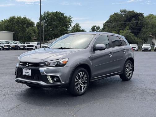 Alloy Silver Metallic 2018 Mitsubishi Outlander Sport 2.4 SE