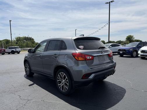Alloy Silver Metallic 2018 Mitsubishi Outlander Sport 2.4 SE