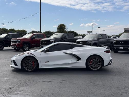 Arctic White 2023 Chevrolet Corvette Stingray w/3LT