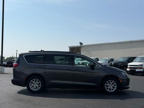 Granite Crystal Metallic Clearcoat 2021 Chrysler Voyager LXI