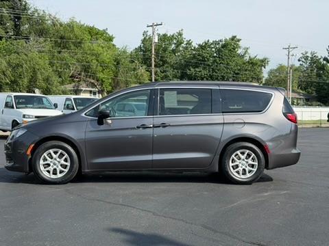 Granite Crystal Metallic Clearcoat 2021 Chrysler Voyager LXI
