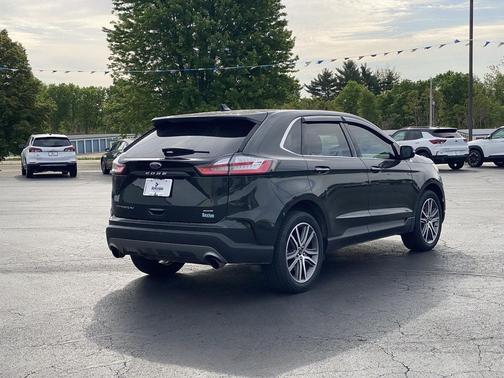 Forged Green Metallic 2022 Ford Edge Titanium