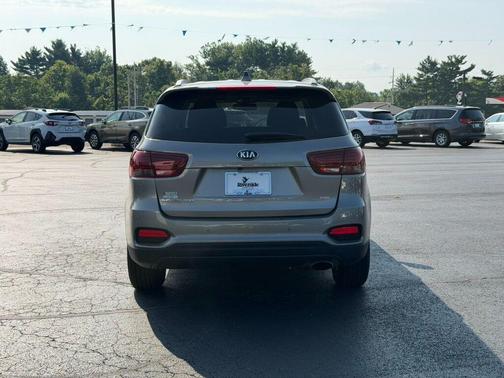 Titanium Silver 2019 Kia Sorento LX