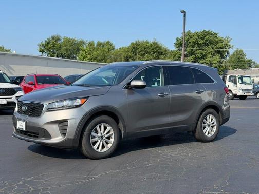 Titanium Silver 2019 Kia Sorento LX