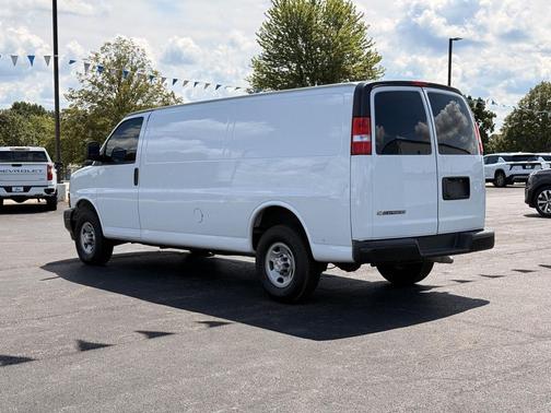 2024 Chevrolet Express 2500 RWD 2500 Extended Wheelbase WT
