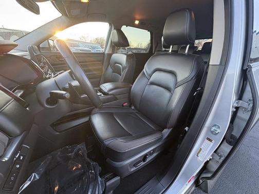 2023 Nissan Pathfinder SL 4WD