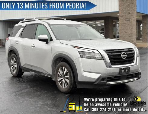 2023 Nissan Pathfinder SL 4WD