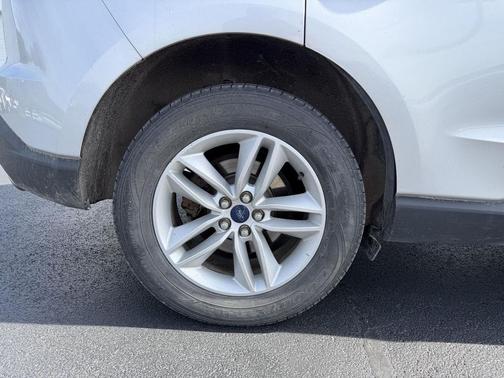 Ingot Silver Metallic 2018 Ford Edge SEL