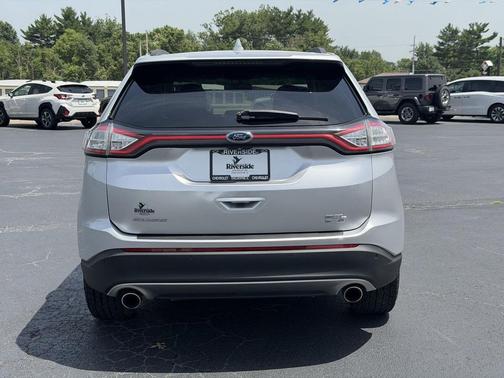 Ingot Silver Metallic 2018 Ford Edge SEL
