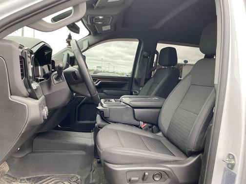 Summit White 2024 Chevrolet Silverado 2500 LT