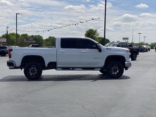 Summit White 2024 Chevrolet Silverado 2500 LT