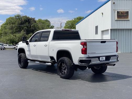 Summit White 2024 Chevrolet Silverado 2500 LT