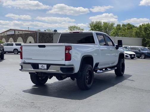 Summit White 2024 Chevrolet Silverado 2500 LT