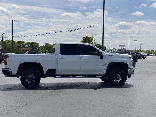 Summit White 2024 Chevrolet Silverado 2500 LT