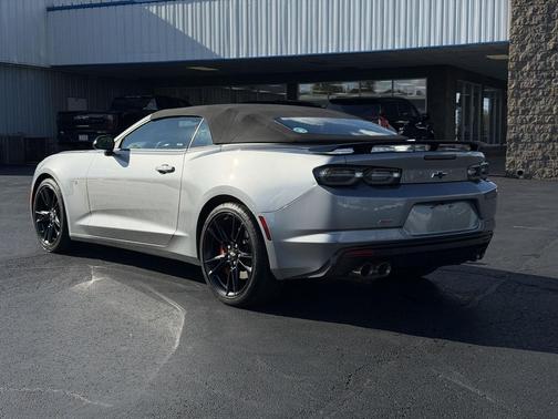 Sharkskin Metallic 2023 Chevrolet Camaro 1SS