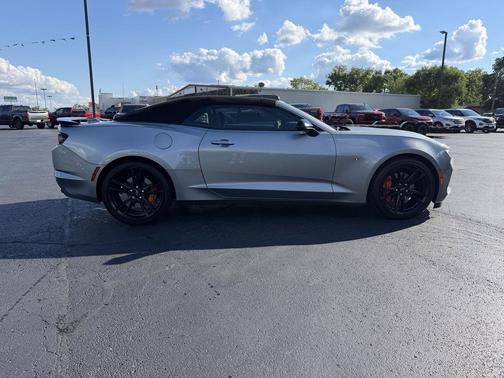 Sharkskin Metallic 2023 Chevrolet Camaro 1SS