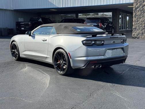 Sharkskin Metallic 2023 Chevrolet Camaro 1SS