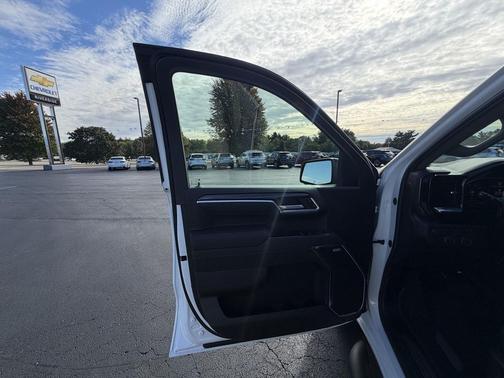 Summit White 2026 Chevrolet Silverado 1500 RST