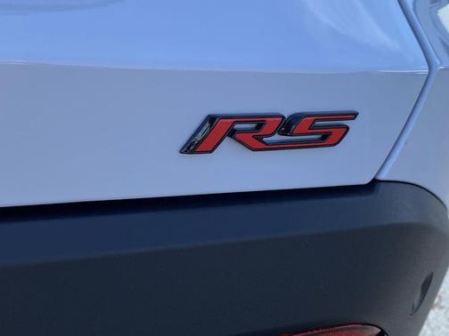 Polar White Tricoat 2026 Chevrolet Equinox FWD RS