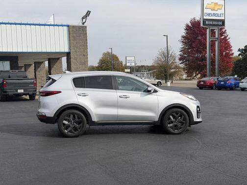Sparkling Silver 2021 Kia Sportage S