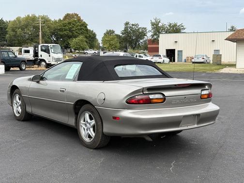 2001 Chevrolet Camaro Base