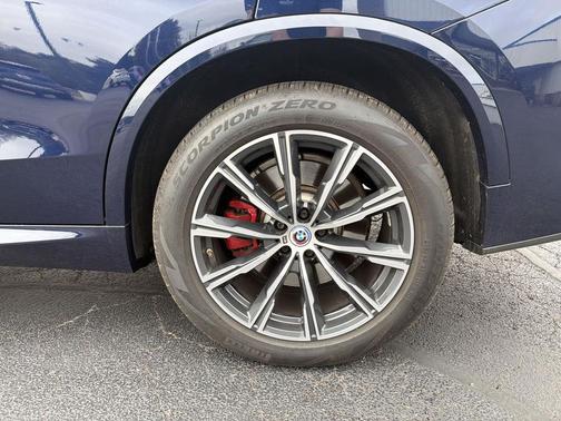 Tanzanite Blue II Metallic 2022 BMW X5 M50i