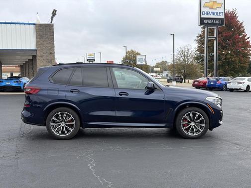 Tanzanite Blue II Metallic 2022 BMW X5 M50i