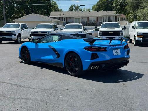 Rapid Blue 2022 Chevrolet Corvette Stingray w/3LT