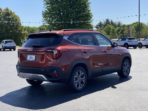 Mars Orange 2024 Kia Seltos S