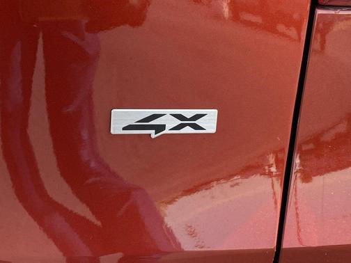 Mars Orange 2024 Kia Seltos S