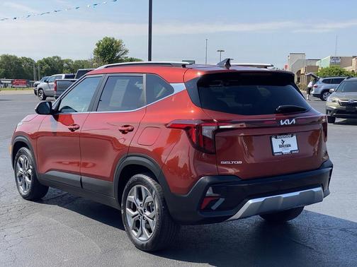 Mars Orange 2024 Kia Seltos S