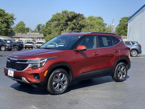 Mars Orange 2024 Kia Seltos S