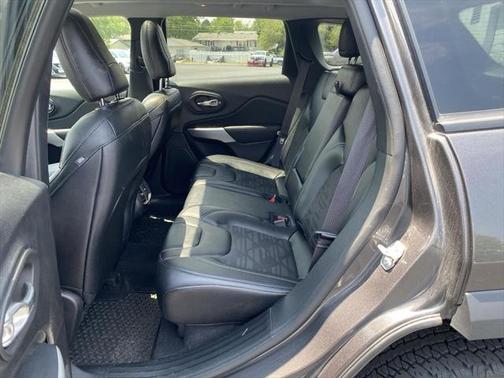 2022 Jeep Cherokee X 4x4