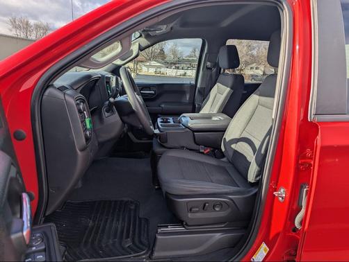 2022 Chevrolet Silverado 1500 Custom Trail Boss