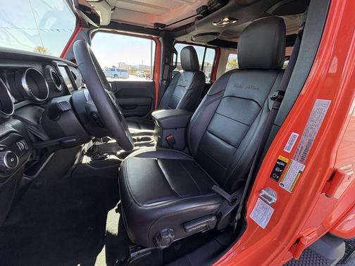 2023 Jeep Wrangler 4-Door Sahara