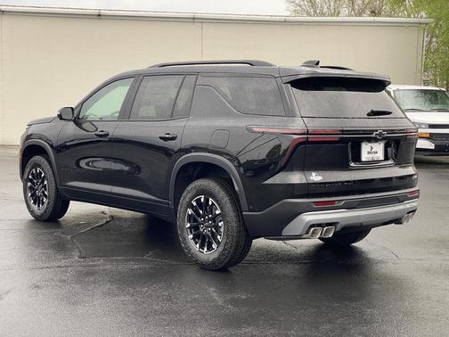 Mosaic Black Metallic 2026 Chevrolet Traverse AWD Z71