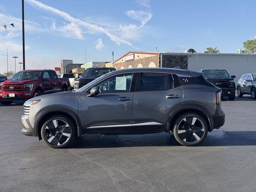 Gun Metallic 2025 Nissan Kicks SR