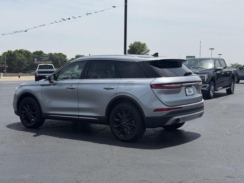Silver Radiance Metallic Clearcoat 2022 Lincoln Corsair Standard